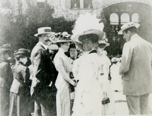 The 8th Earl of Granard (left) and “Kitty” Havemeyer (center) at the Newport Casino, ca. 1908. From the Newport Historical Society’s Henry O. Havemeyer Collection.