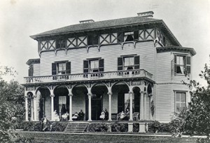 The Alexander Van Rensselaer House in  Middletown, RI, is featured in "Very Simple Charm.' Image from the NHS photo collection. 
